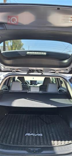 تۆیۆتا ڕاڤ 4